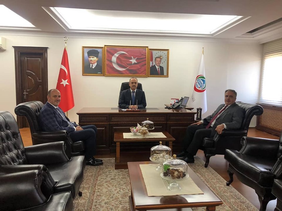 Başkanımız H. Sinan Acar Çınarcık Belediye Başkanı Numan Soyer ile birlikte Yalova Valisi Sayın Muammer Erol'u makamında ziyaret ettiler