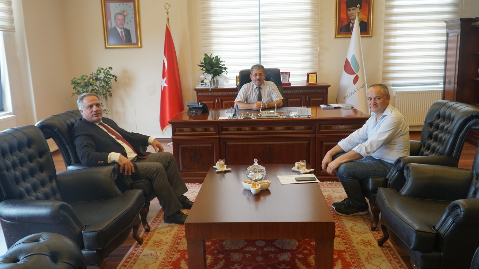 BAŞKANIMIZDAN  YALOVA ÜNİVERSİTESİ REKTÖRÜNE ZİYARET