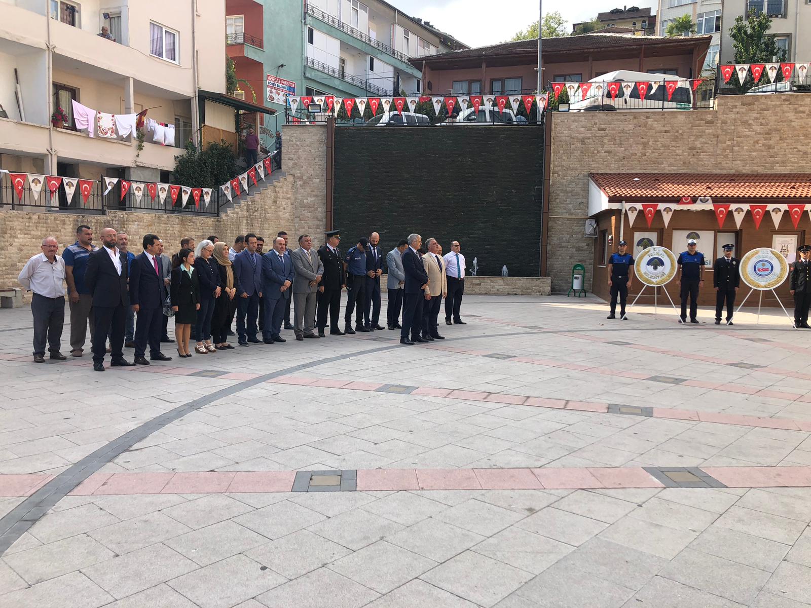 19 EYLÜL GAZİLER GÜNÜ TÖRENİ İLÇE MEYDANINDA GERÇEKLEŞTİRİLDİ