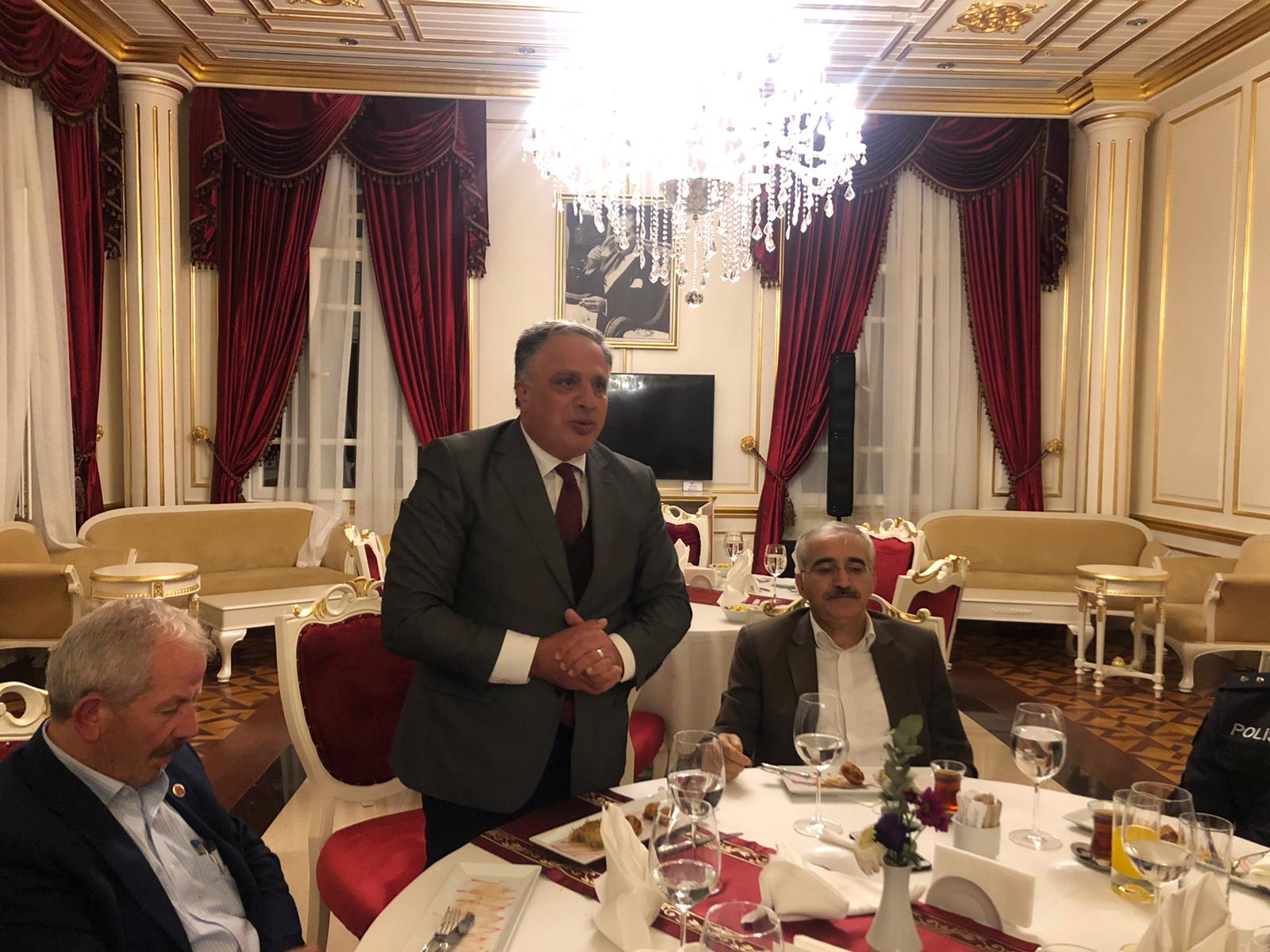 BAŞKANIMIZDAN MUHTARLAR GÜNÜ YEMEĞİ