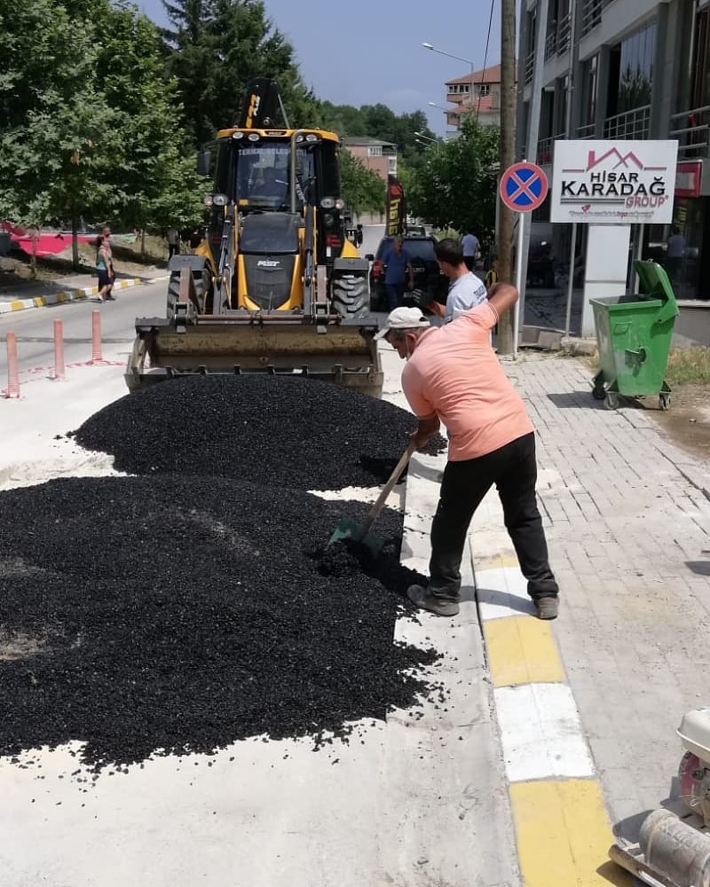 ASFALT YOL ARIZALARININ YAMA İŞLEMİ