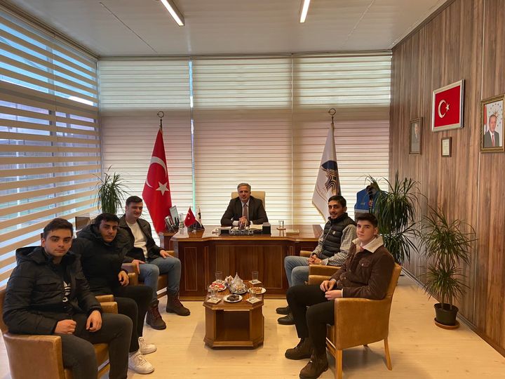 İLÇE GENÇLERİMİZ' DEN ZİYARET