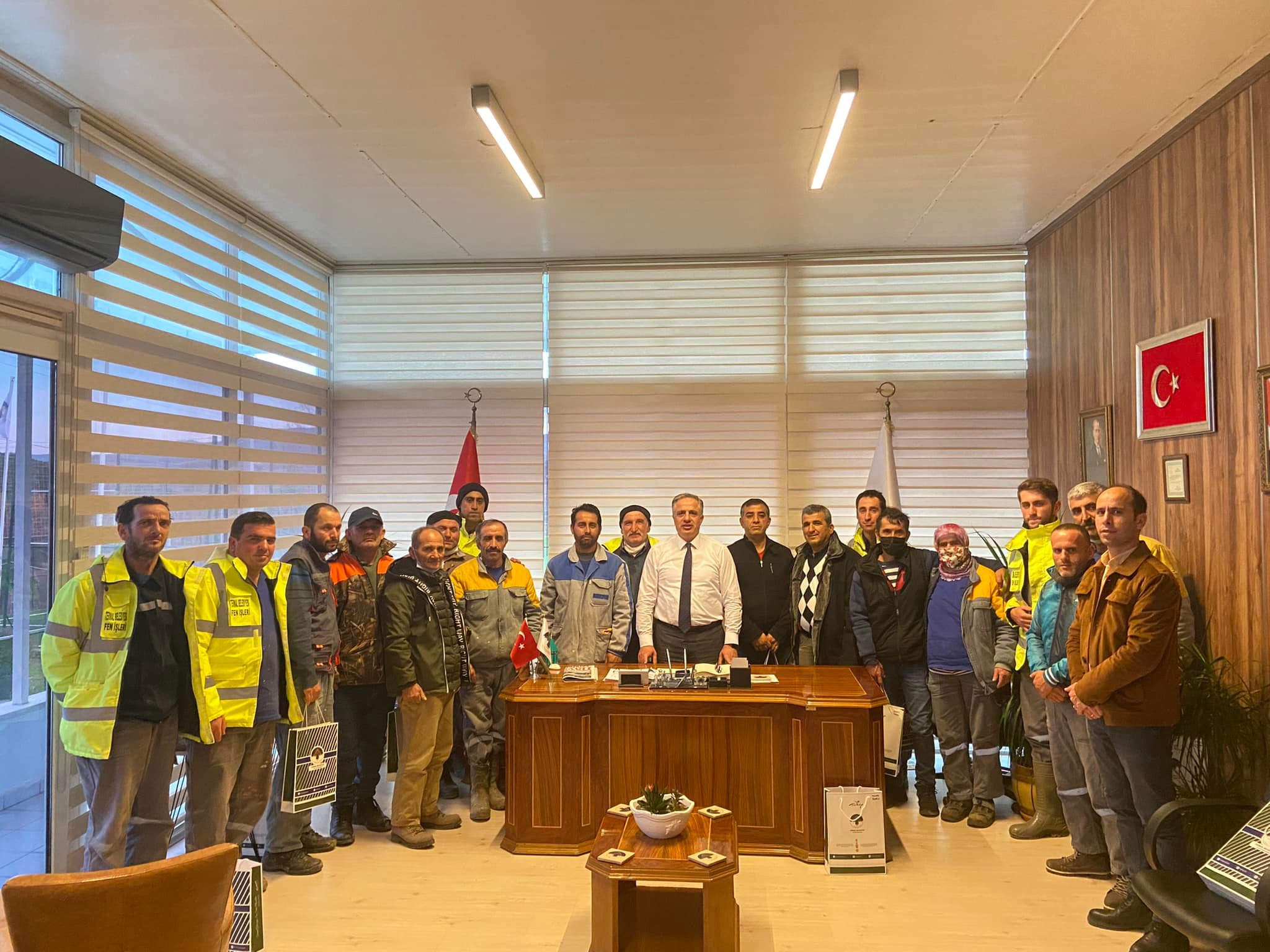 BAŞKAN ACAR, BELEDİYE PERSONELLERİNİ AĞIRLADI