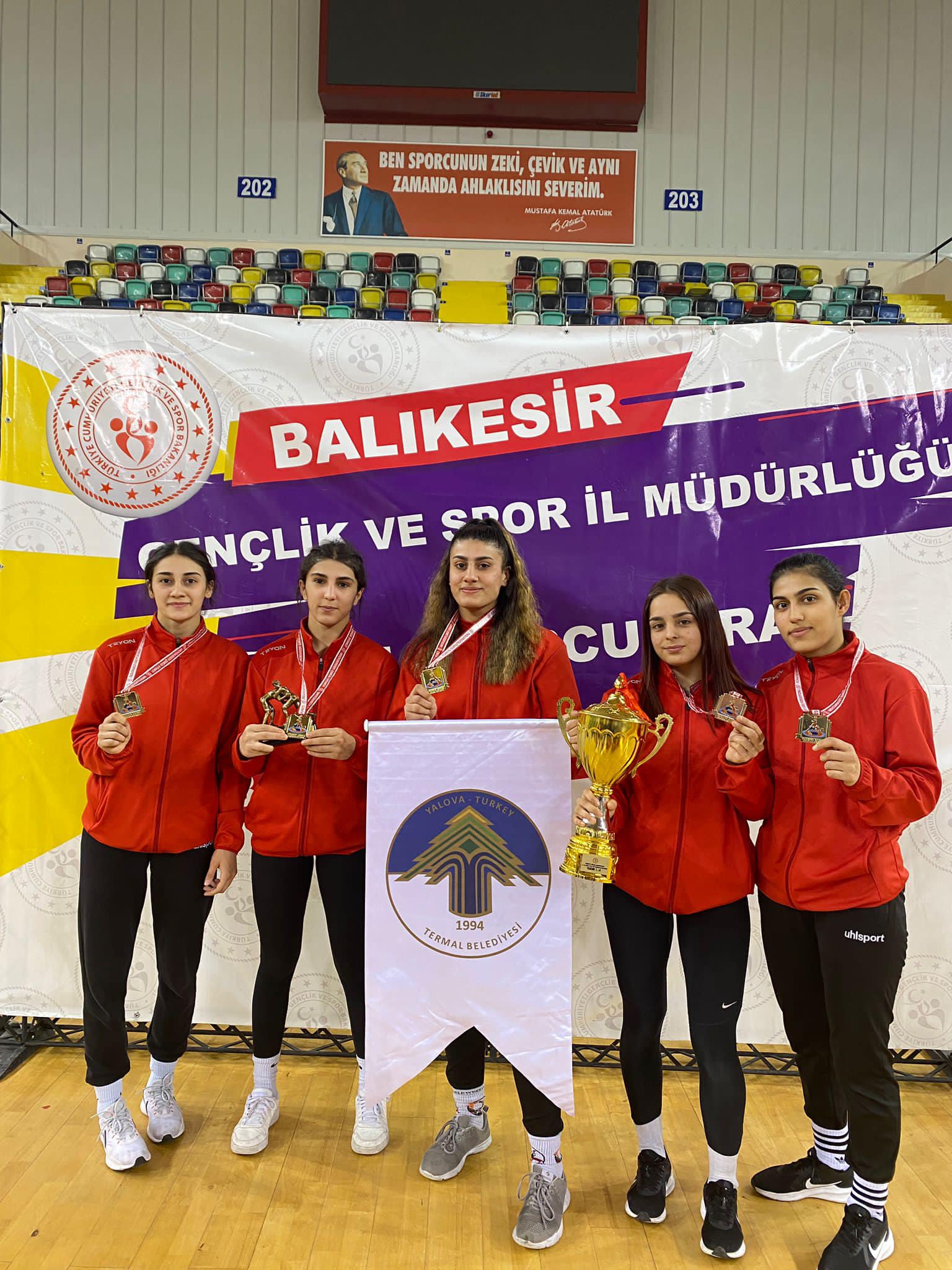 TERMAL BELEDİYESPOR KADIN GÜREŞ TAKIMI