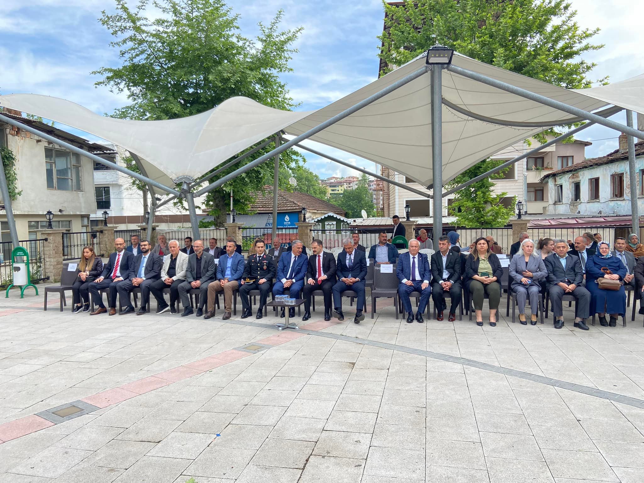19 MAYIS ATATÜRK'Ü ANMA VE GENÇLİK SPOR BAYRAMI DOLAYISI İLE İLÇEMİZDE TÖREN DÜZENLENDİ