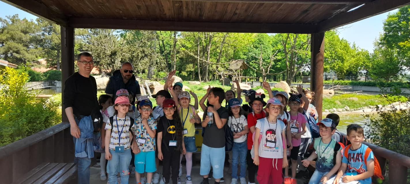 İLÇEMİZ İLKOKUL VE ANASINIFI ÖĞRENCİLERİNE HAYVANAT BAHÇESİ GEZİSİ