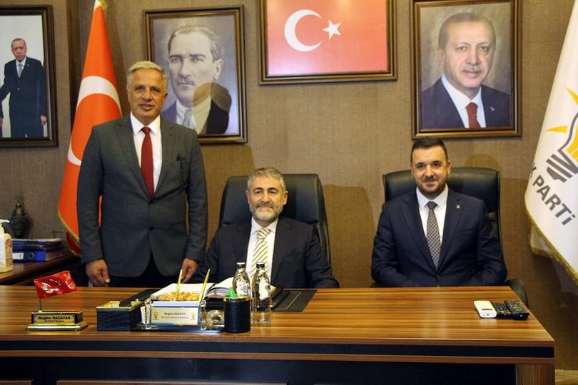BAŞKANIMIZ H.SİNAN ACAR HAZİNE VE MALİYE BAKANI NUREDDİN NEBATİ Yİ YALOVADA KARŞILADI
