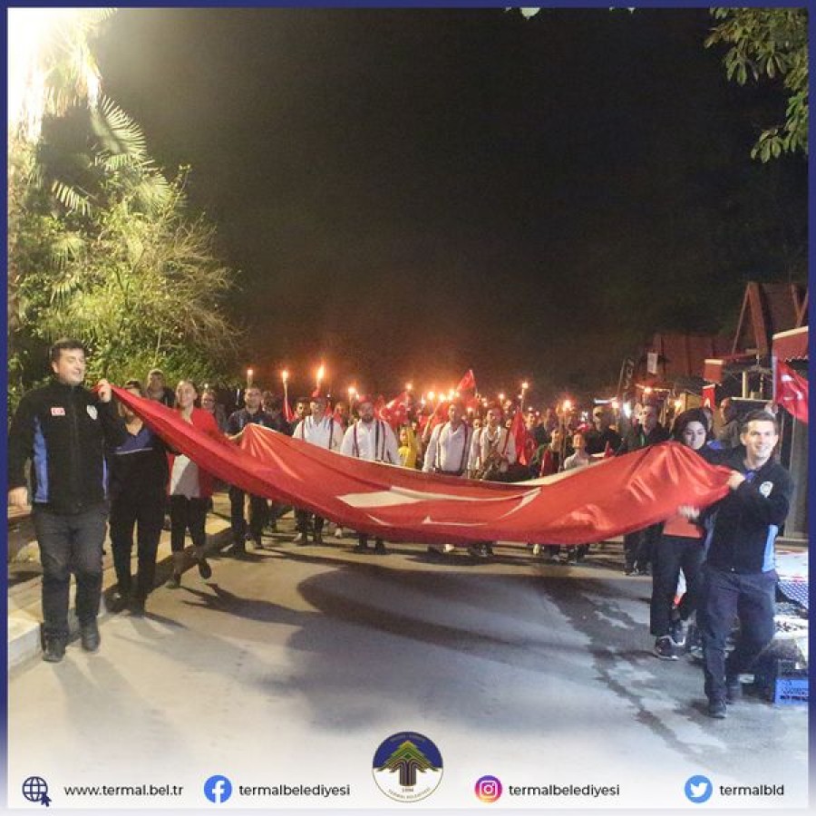 29 EKİM CUMHURİYET BAYRAMI KAPSAMINDA İLÇEMİZDE FENER ALAYI DÜZENLENDİ