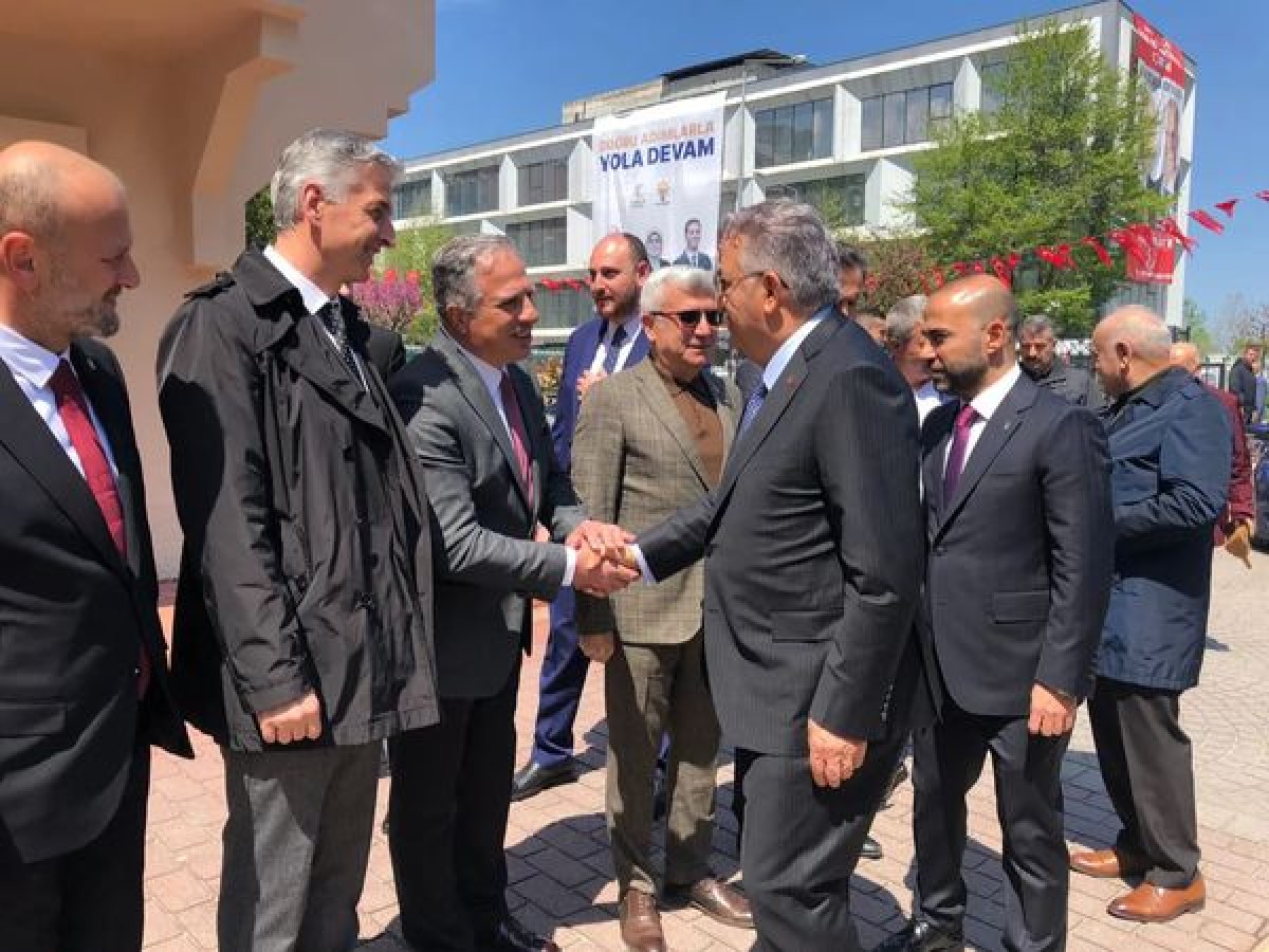BELEDİYE BAŞKANIMIZ H.SİNAN ACAR , AK PARTİ GENEL BAŞKAN YARDIMCISI HAYATİ YAZICIYI YALOVADA KARŞILADI