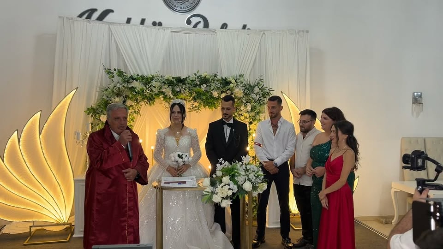ÇİFTİMİZE MUTLULUKLAR DİLERİZ
