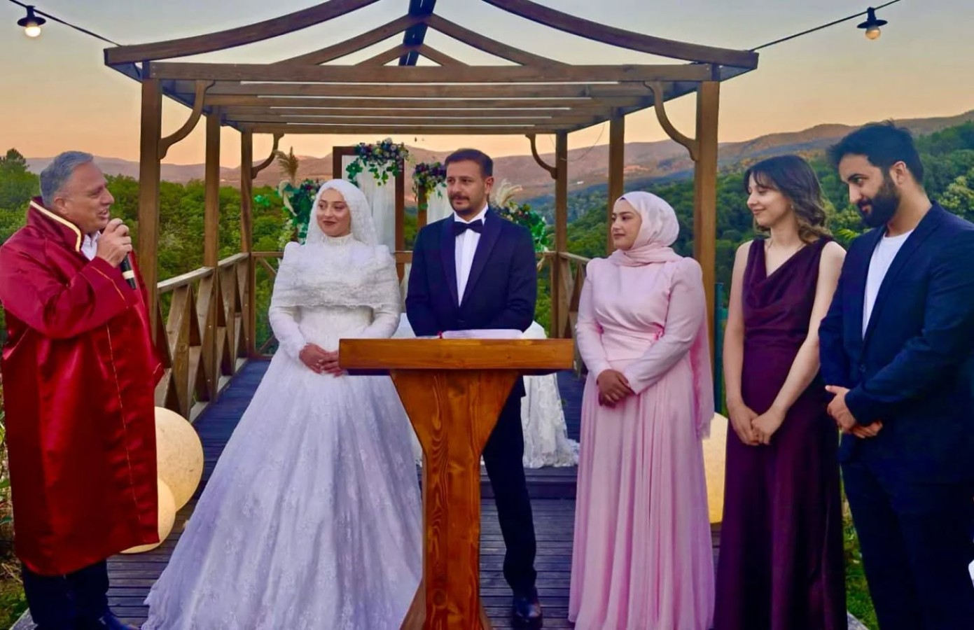 ÇİFTİMİZE MUTLULUKLAR DİLERİZ