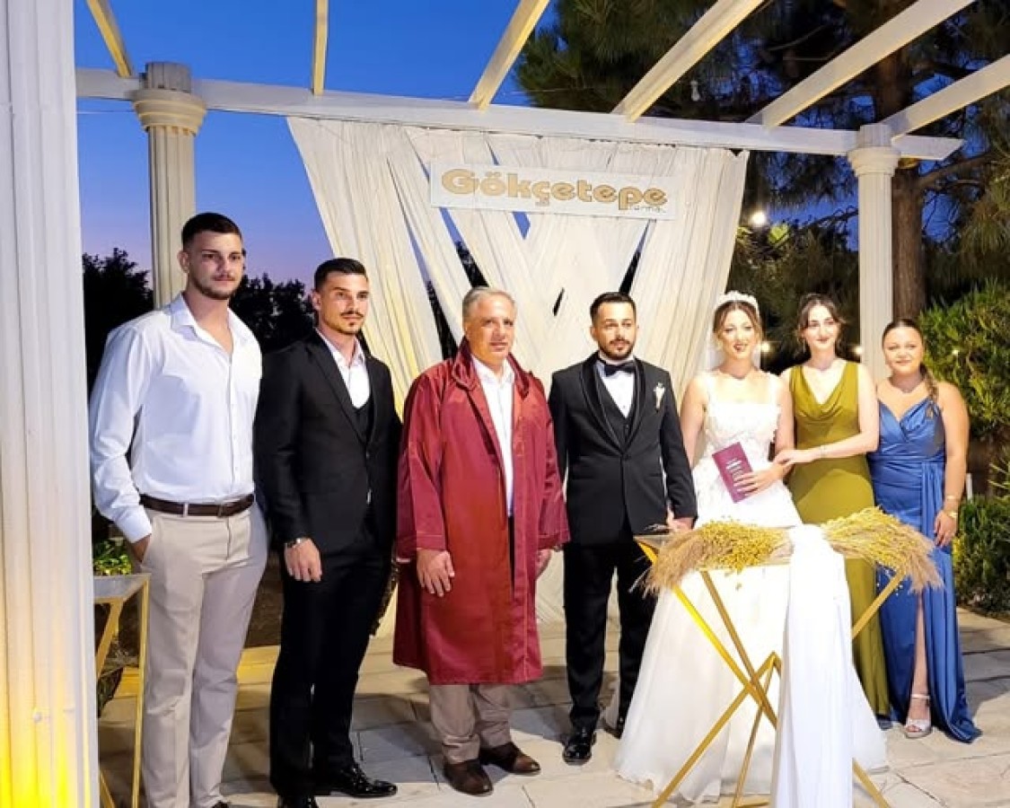 ÇİFTİMİZE MUTLULUKLAR DİLİYORUZ