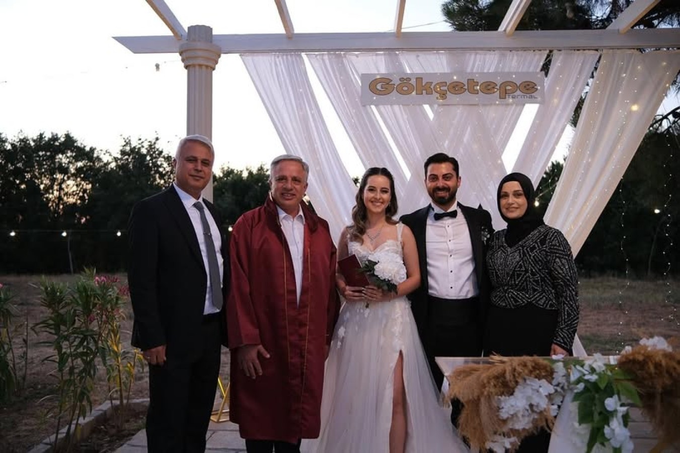 ÇİFTİMİZE MUTLULUKLAR DİLİYORUZ