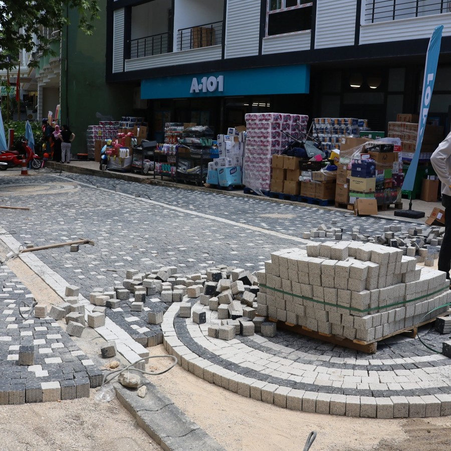 PARKE YENİLEME ÇALIŞMALARIMIZ.