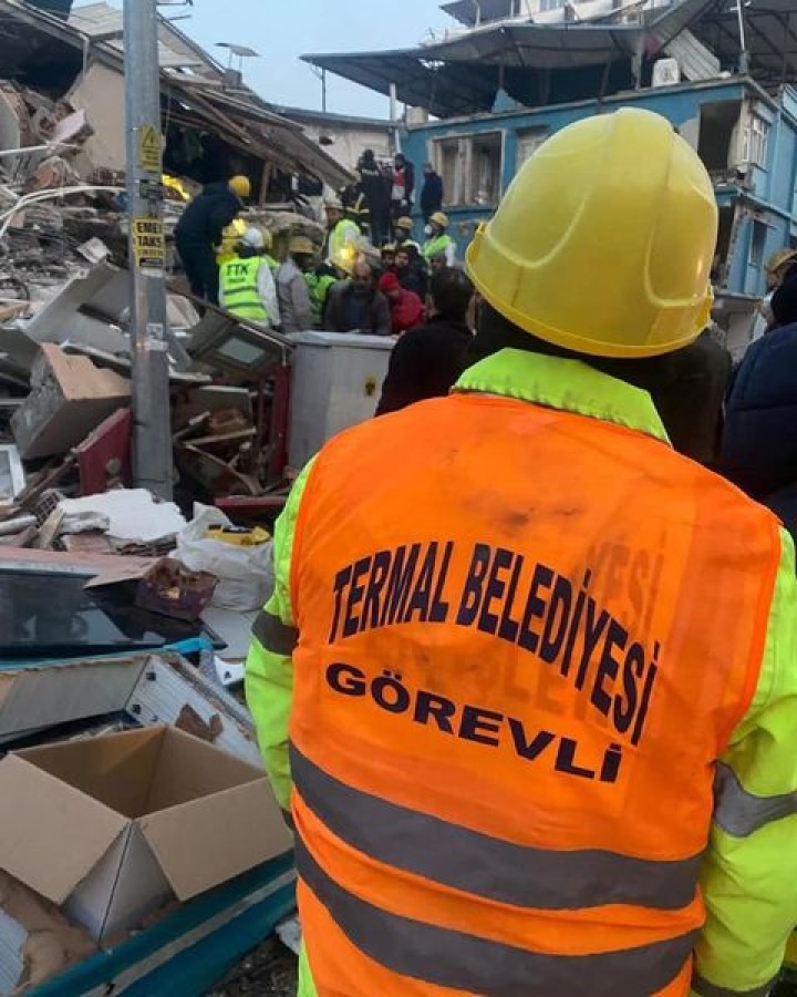 TERMAL BELEDİYESİ EKİPLERİMİZ ÇALIŞMLARINA DEVAM EDİYOR