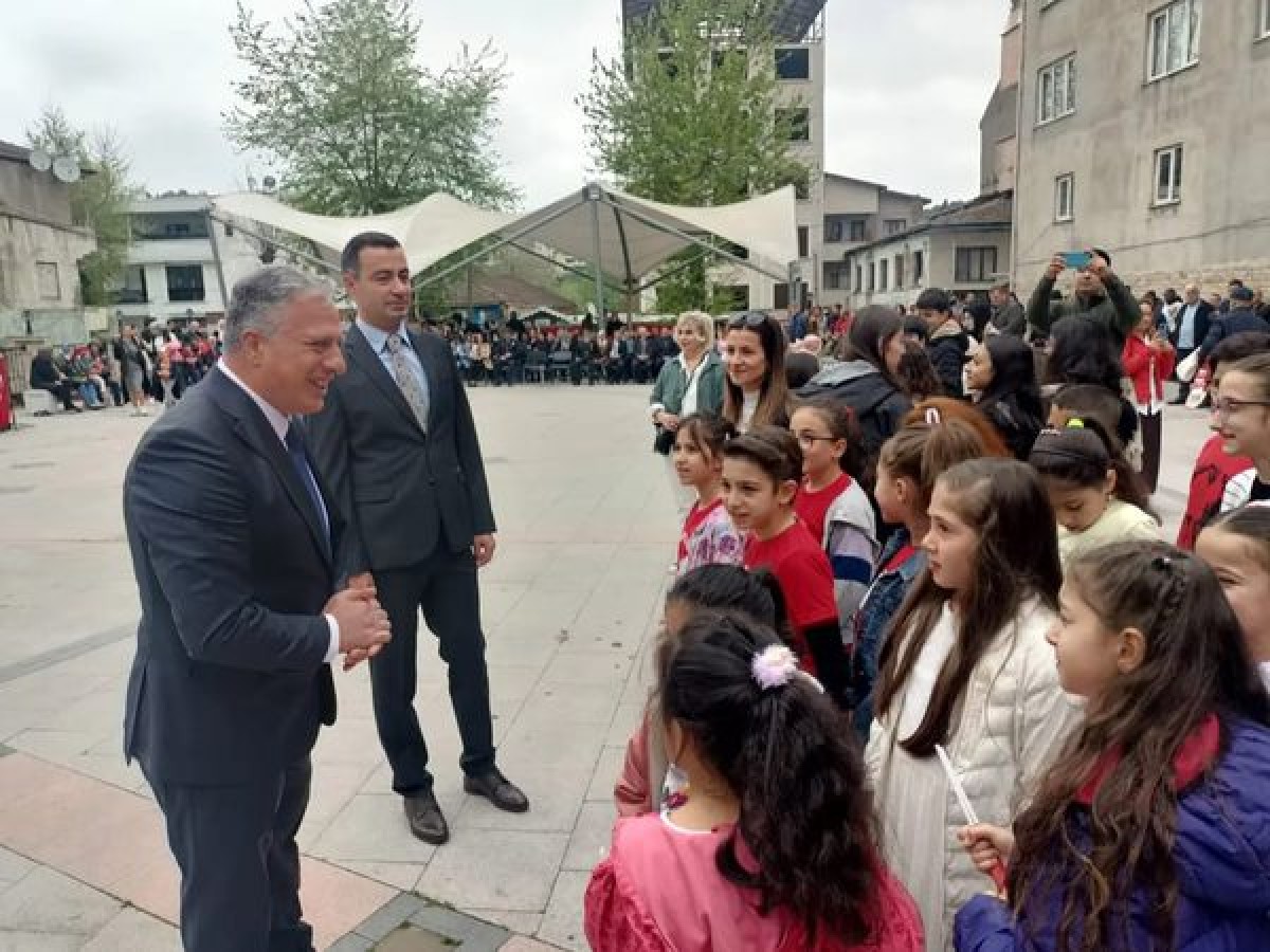 TERMAL MEYDANINDA 23 NİSAN İÇİN TÖREN DÜZENLENDİ